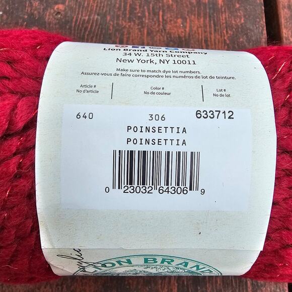 Lion Brand Thick & Quick Yarn 3 Skeins Bulky (6) Poinsettia Red with Gold - Picture 3 of 5